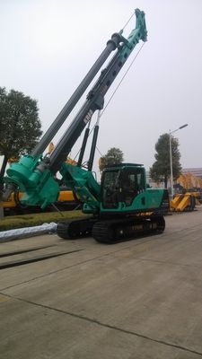 Machine à pilonnage à commande à distance avec une force de traction maximale de 100 kN et une qualité de machine globale de 48 T pour le forage de fondations lourdes