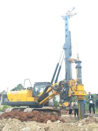 Machine de forage de pieux haute performance avec une capacité de 94,3 tonnes, une force de traction maximale de 100 kN et un couple maximal de 150 KN.m pour le forage de fondations