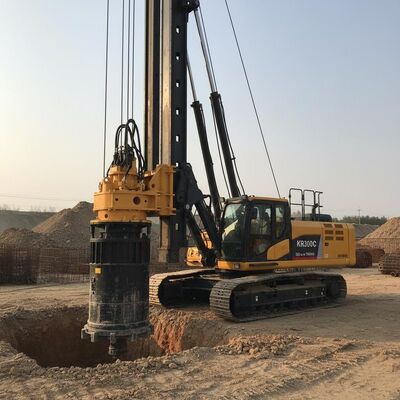 Machine d'empilage rotative KR300C avec un couple de 320 kN.m pour une profondeur de forage de 54 m et un diamètre de 2 500 mm